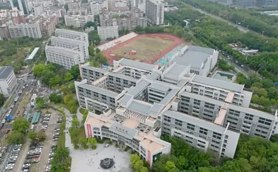 深圳市宝安中学简介概况（建校历史、地址、师资、校训、环境）