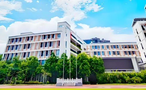 深圳大学附属中学在深圳的排名第几 属于什么档次？
