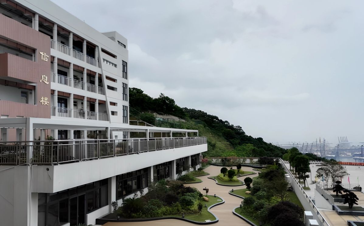 深圳市红山中学校区在哪_在哪个区？