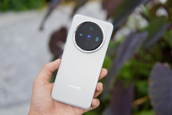 vivo X300 Pro首发定制2亿灭霸长焦 韩伯啸：长焦新王