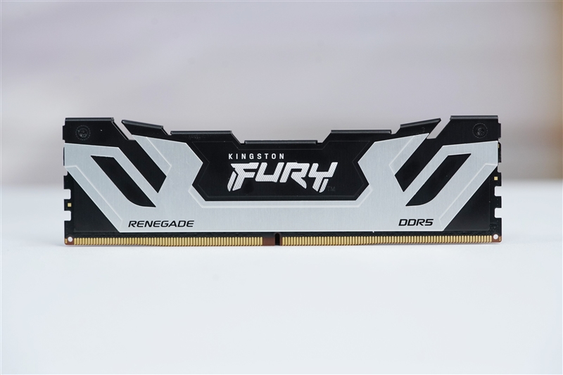 锐龙7 9800X3D网游、酷睿Ultra 9 285K对比：Intel搭配顶级8400MHz内存依然差距巨大
