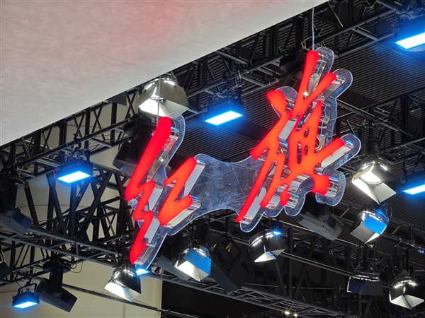 一汽红旗:九三阅兵检阅车为红旗CA7601J