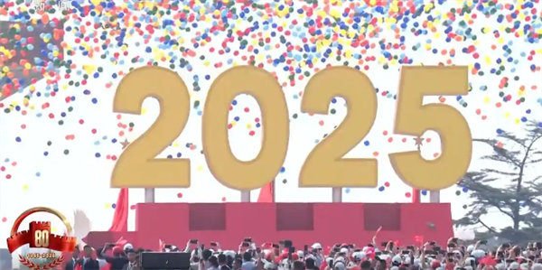 8万只气球缘何直径都是26厘米左右：对球皮摩擦力、升空速度反复测试结果