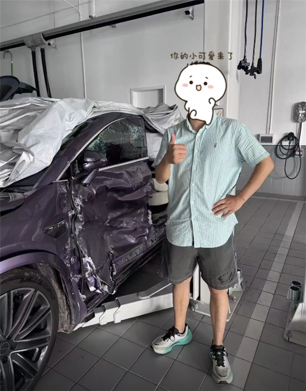 智界R7被大货车撞击致报废：护住了车主一家人