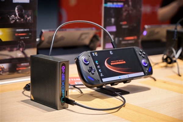 壹号本新品三连发！三合一PC、能变形的掌机、还有外置显卡坞