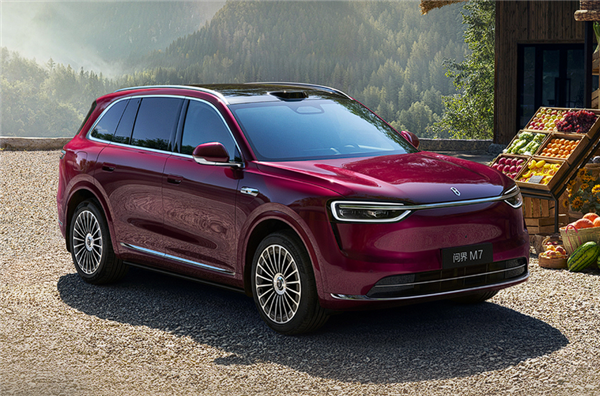 余承东发布首个默片视频:用全新问界M7挑战山城重庆 全程一句话不说