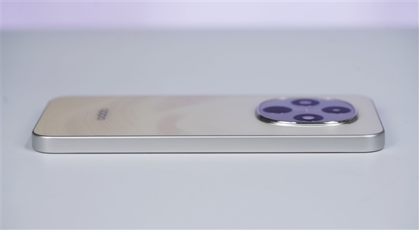 开启手机6年耐用新时代！OPPO A6 Pro图赏
