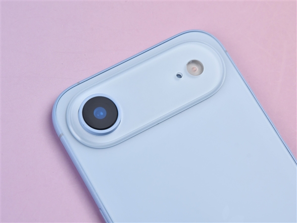 苹果发布会前 我们意外拿到了iPhone 17
