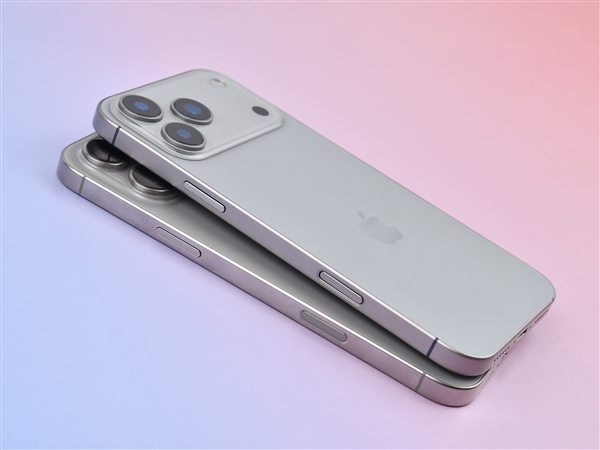 苹果发布会前 我们意外拿到了iPhone 17