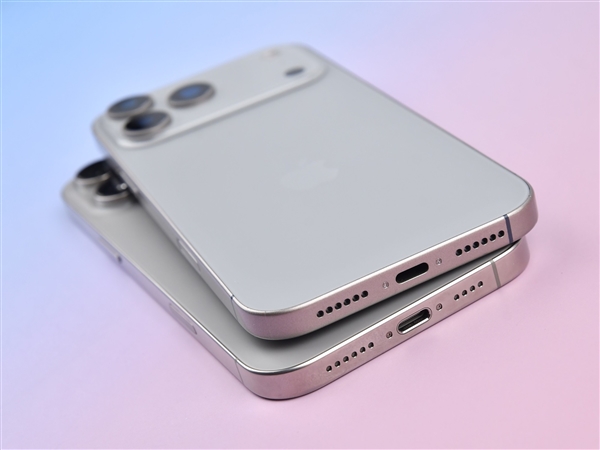 苹果发布会前 我们意外拿到了iPhone 17