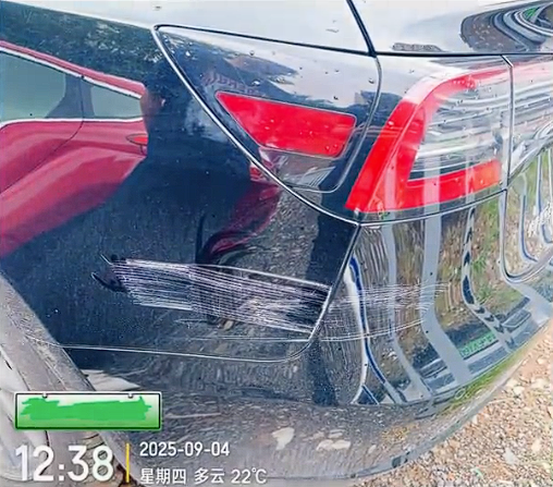 大学生租车旅游 车子竟被租车公司人员偷偷划伤索赔!