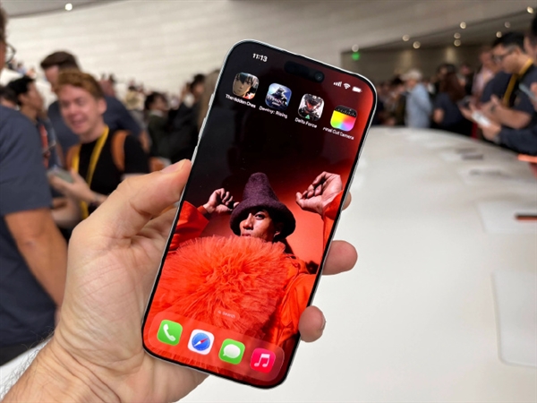最贵17999元  准备好钱了！郑州富士康iPhone 17产线近满产 20万人两班倒赶工