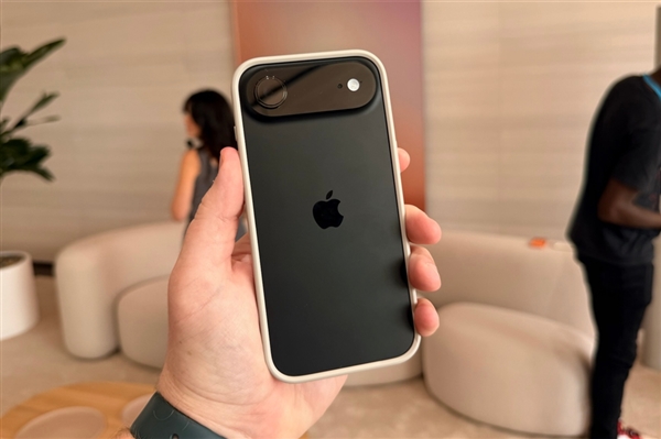 李楠预判iPhone Air销量会扑街：没办法
