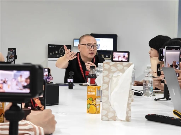 慕尼黑车展众生相：老中和老德 互相知根知底又客客气气