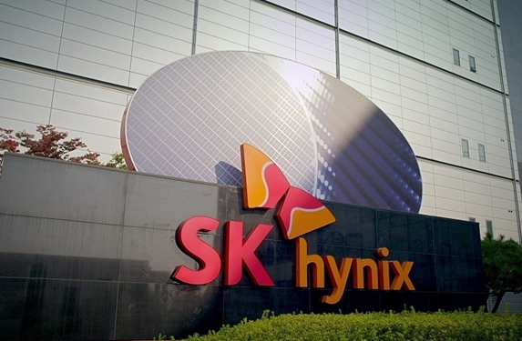 SK海力士率先突围！全球首款HBM4开发完成并准备量产