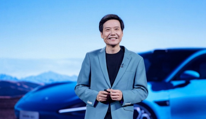 雷军发博：小米17系列，产品力跨代升级，全面对标iPhone，正面迎战！