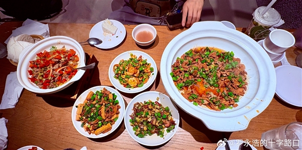 预制菜餐厅怎么看 罗永浩晒现炒菜：七个热菜仅370多元 撑到翻白眼
