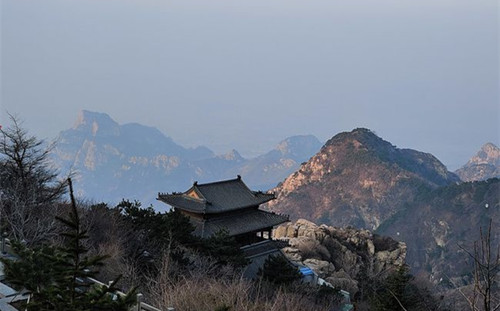 爬泰山忌讳什么 爬泰山的四个忌讳