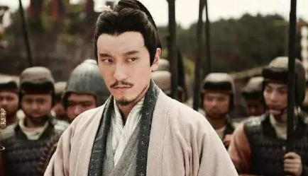 为何说郭嘉的才策谋略在前三国时期，还是鲜有对手的？