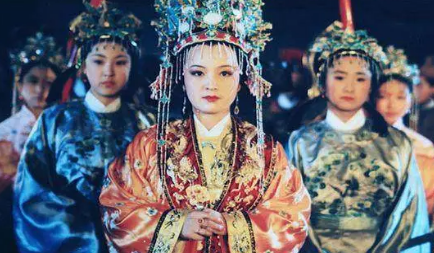 贾探春要出嫁了，那么远嫁的贾探春真的可悲吗？