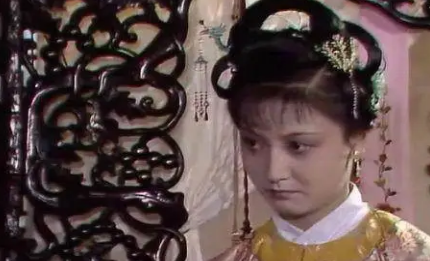 贾府里的“赔钱货”人设为什么只能是贾迎春了？