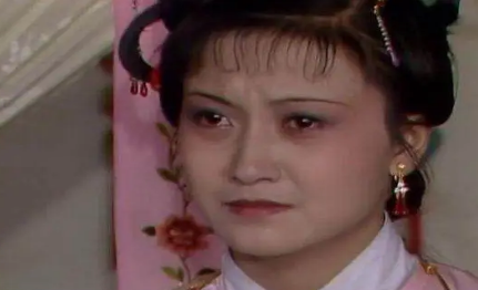 作为傅家的小姐，傅秋芳复制了贾迎春怎样的悲剧？