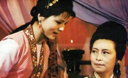 王夫人明知花袭人是“扮猪吃老虎”，为何主动上当受骗？