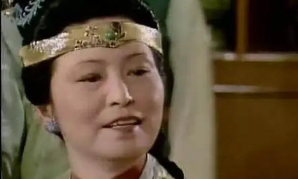 贾探春是王夫人情敌生的女儿，为何让她协理自己管家？