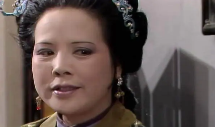 邢夫人如何在一天时间里让王熙凤连载两次跟头？