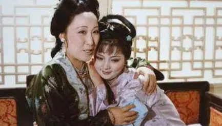 薛姨妈为何在做媒路上，只帮邢岫烟，而不帮林黛玉？