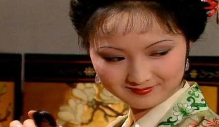 在隐忍这件事上，尤氏为什么真的可以赢过平儿？