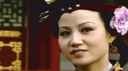 即使知道赵姨娘曾经的龌龊做法，贾母为何选择大事化小？