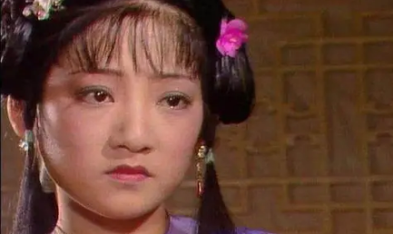 雪雁如何与林黛玉变成两条平行线，越来越找不到交集？