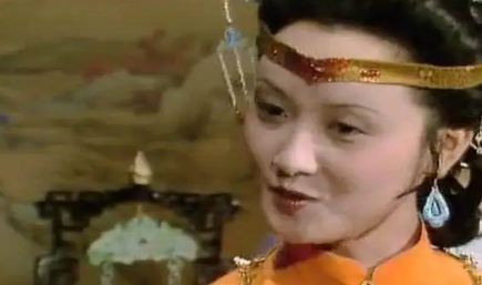 鸳鸯活成了翻版的王熙凤，为何还是没有出头之日