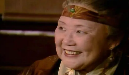 贾母如何在薛宝钗对贾宝玉使计时，将计就计的反击回去？