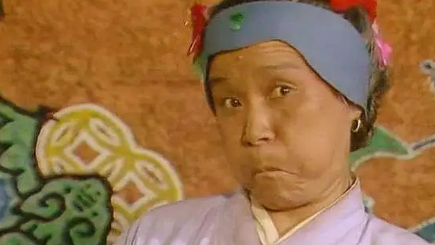 在游园过程中，刘姥姥和薛宝钗两人为何相看两相厌？