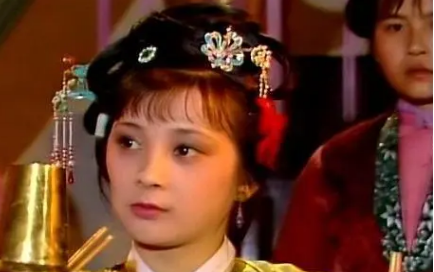 贾惜春为什么在大观园抄检活动中如此草木皆兵？