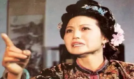 赵姨娘登门叫骂时，贾探春如何另类保护自己母亲？