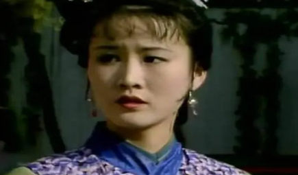 麝月把花袭人给骂了一通，为何花袭人却要求留下麝月？