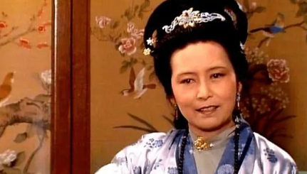 花袭人为何对王夫人安排自己成为实习姨娘怀恨在心？