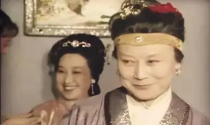 赖嬷嬷到底是什么来头，竟然敢和王熙凤正面交锋？