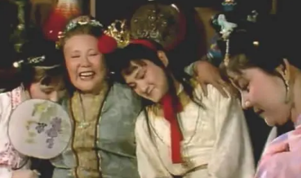 在贾敏离世后，贾母为何第一时间让人去接林黛玉？