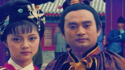 薛蟠这个薛家蛀虫，究竟是如何把薛家给腐蚀吞没的？