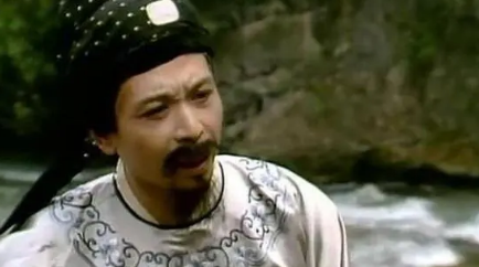 贾珍进入大房时，女眷们为何吓得都不知道躲哪里合适？