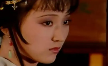 王夫人如何顺着薛宝钗的思路，在心里对林黛玉不喜？