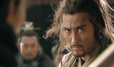 林冲棒打洪教头时，为什么说武松没在柴进庄上？