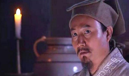 梁山第一任老大明面上是白衣秀士王伦，背地里却是谁？