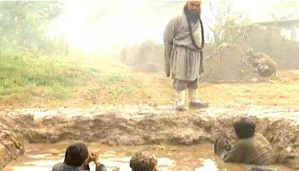 鲁智深为何没打算把众泼皮赶走，只是扔进了粪坑？