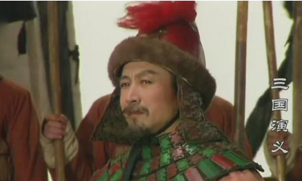 自从三英战吕布之后，为什么诸侯内部就发生了内讧？