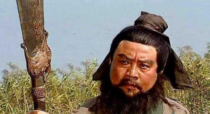 周仓受赵云三枪而不死，那赵云为何会对周仓手下留情？